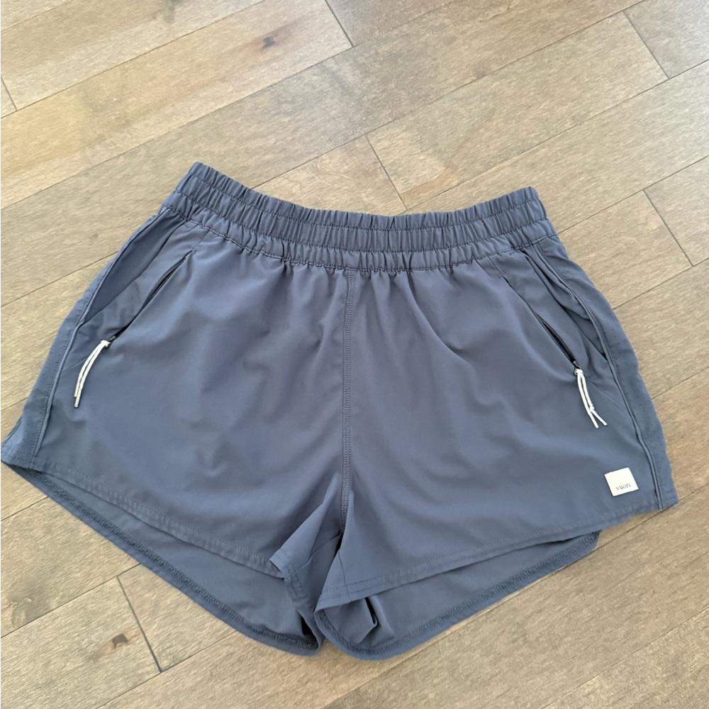 Vuori Women's Dash short  Blue Grey Size Medium